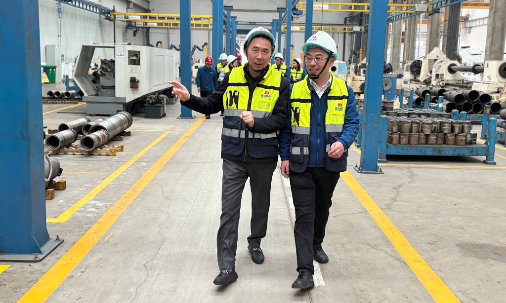 18b3320bafc44ae2b9d60f83171c9c28